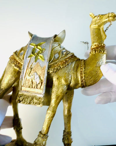Statuette Ørkenvandreren Dekorativ Kamel af Harpiks med Mulighed for Gravering