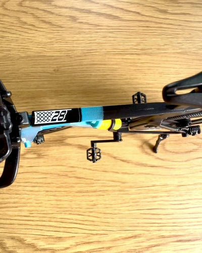 Miniaturemodel af triathloncykel "SpeedStorm 1.2" personalisering med gravering som gave