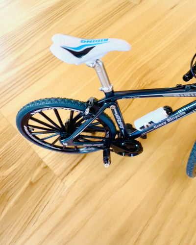 Miniature Metal Model Rød Cykel "SpeedMaster" personliggørelse med gravering som gave, 2 farvevarianter