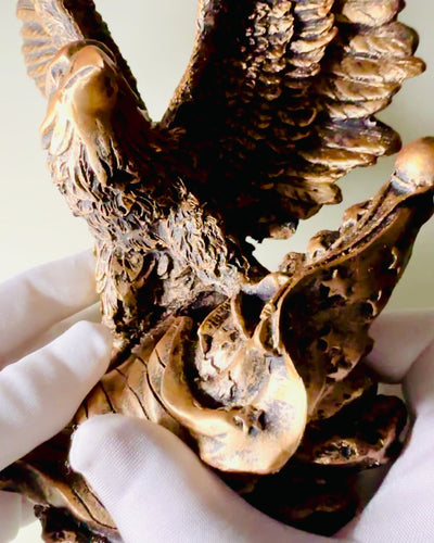 "Władca Wiatrów" - Retro Ørneskulptur i Vintage Stil med Mulighed for Gravering