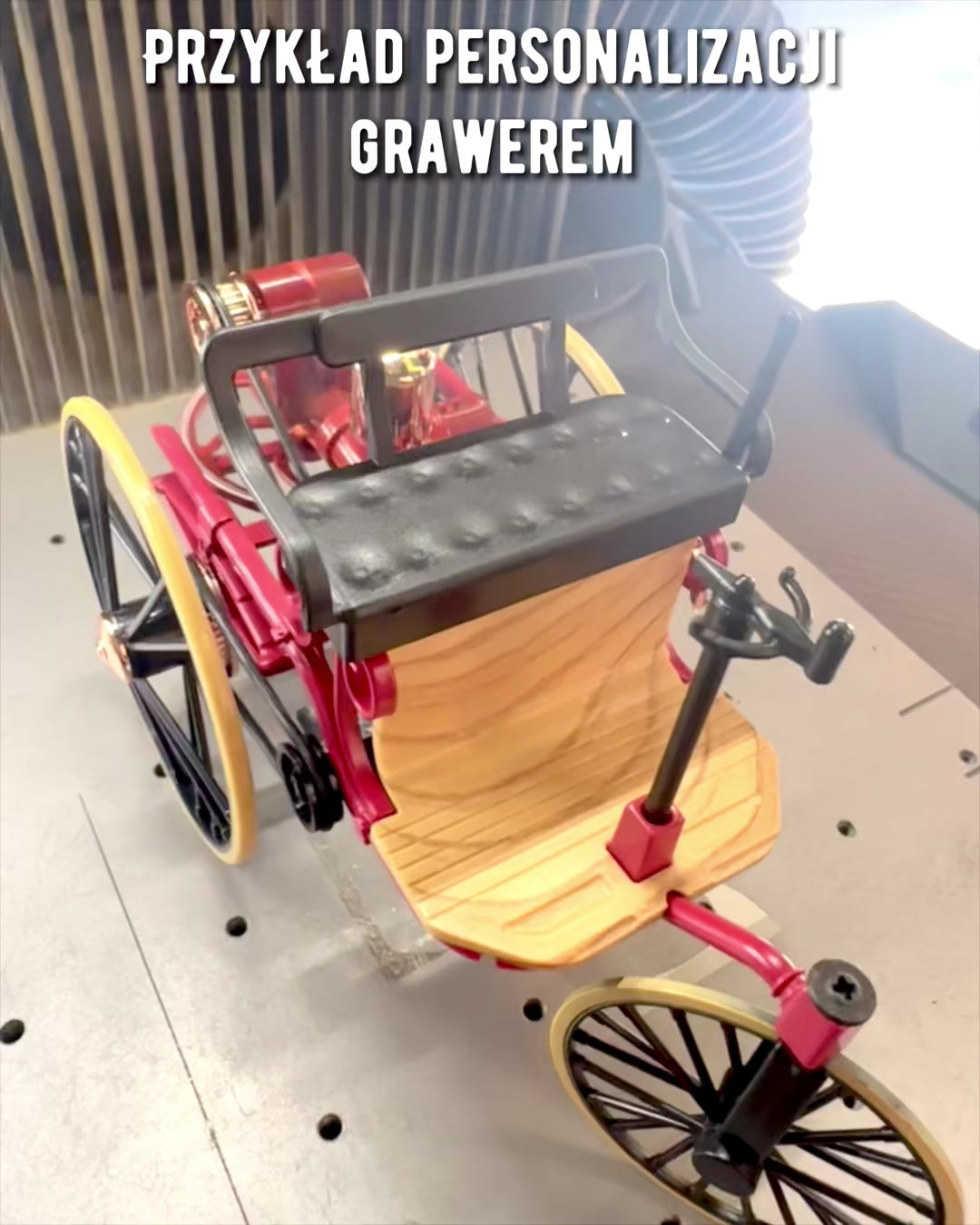 Retro Trehjulet Benz Patent-Motorwagen - Samlermodel, personalisering med gravering som gave