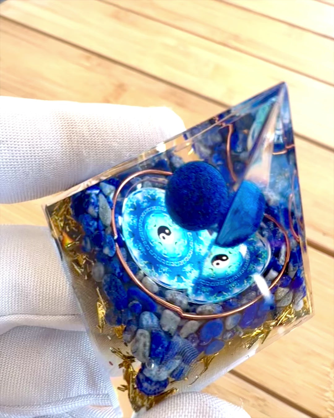 Orgonitisk energipyramide "Zenith" med Lapis Lazuli, ideel som gave