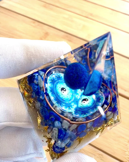 Orgonitisk energipyramide "Zenith" med Lapis Lazuli, ideel som gave