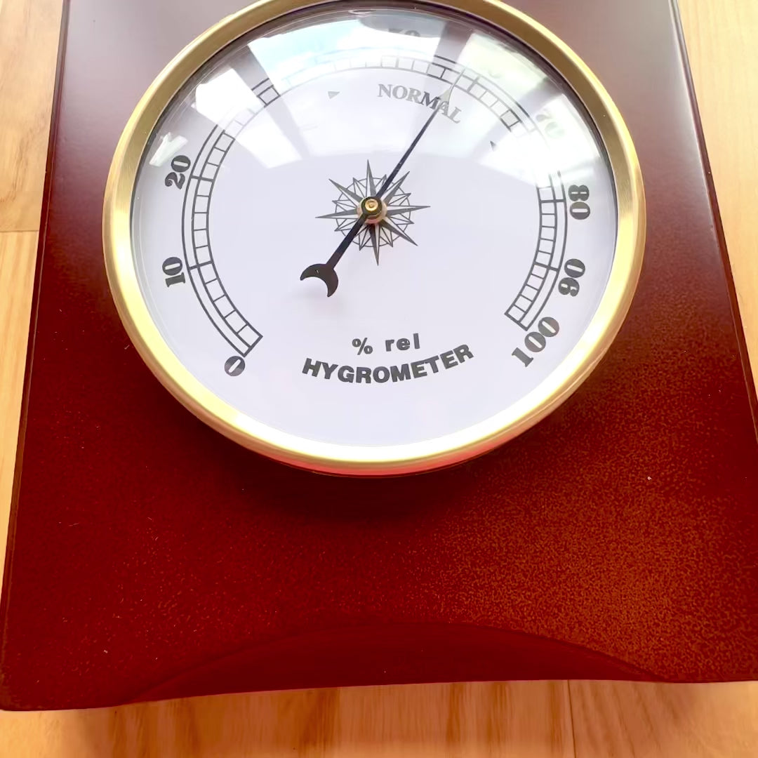 Elegant Retro Vejrstation 36 cm med Gravering – Barometer, Termometer, Hygrometer i Træhus
