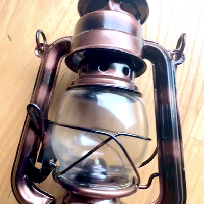Stilfuld retro sejlpetroleumslampe DT245F med mulighed for personlig gravering, ideel som gave, lavet af glas og metal, højde 19 cm, maritimt design
