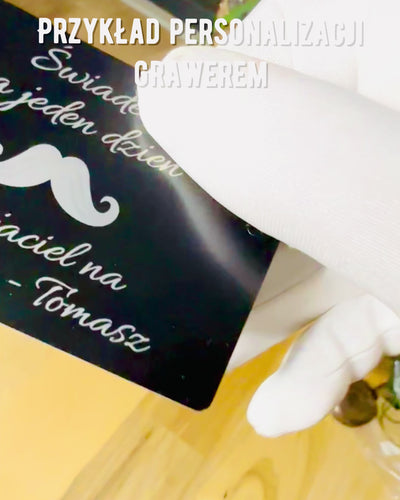 Eksklusivt Sort Metal Visitkort med Mulighed for Personalisering – Ideel som Gave