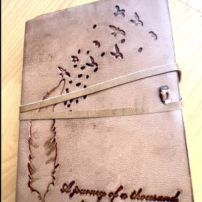 Retro notesbog i læder med indskrift, 200 sider