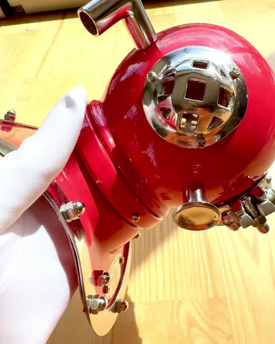 Dybdeopdagerens Hjelm - Samlerudgave med Mulighed for Gravering, 35 cm, gave til brandmand eller dykker