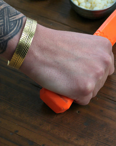 Tibetansk messingarmbånd Gyldent blad – bred tribal