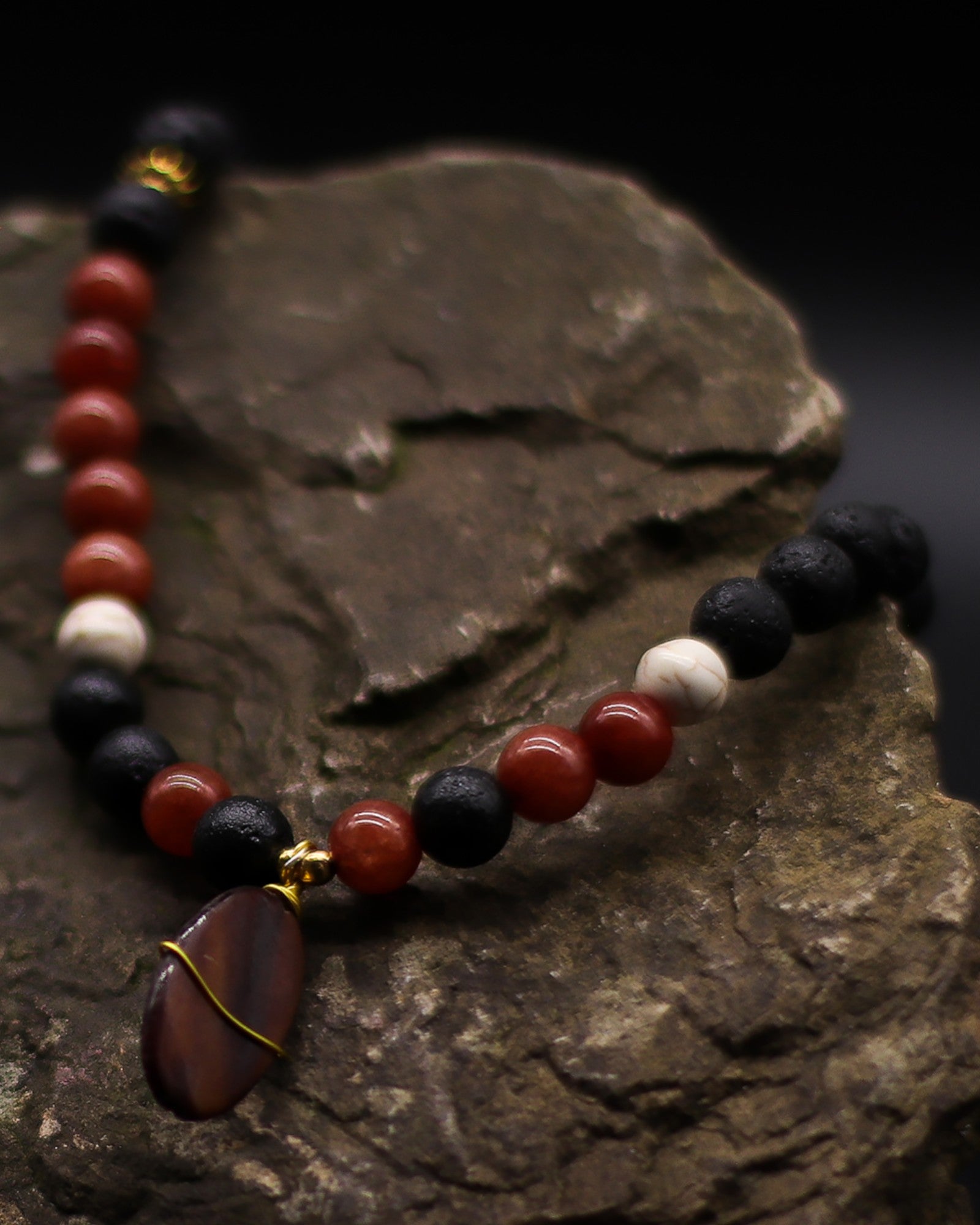 Halskæden Vulkanens Essens – Beskyttelse