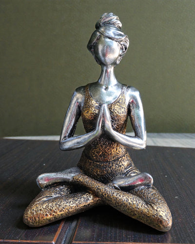 Kvindefigur 24 cm – Yoga sølv-guld balance