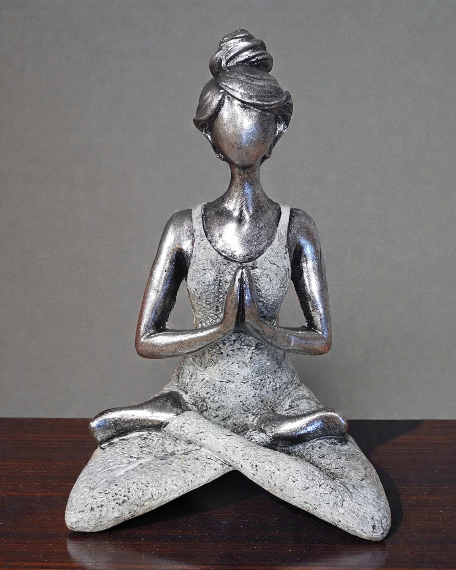 Kvindefigur 24 cm – Yoga Sølv-Hvid Renhed